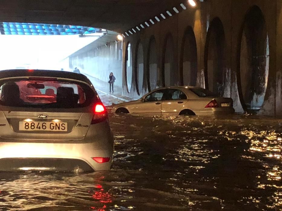 Coches atrapados en el túnel de la Ronda Norte