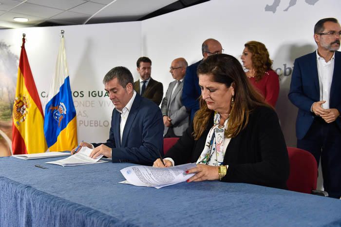 Firma del convenio del Plan de Infraestructuras ...