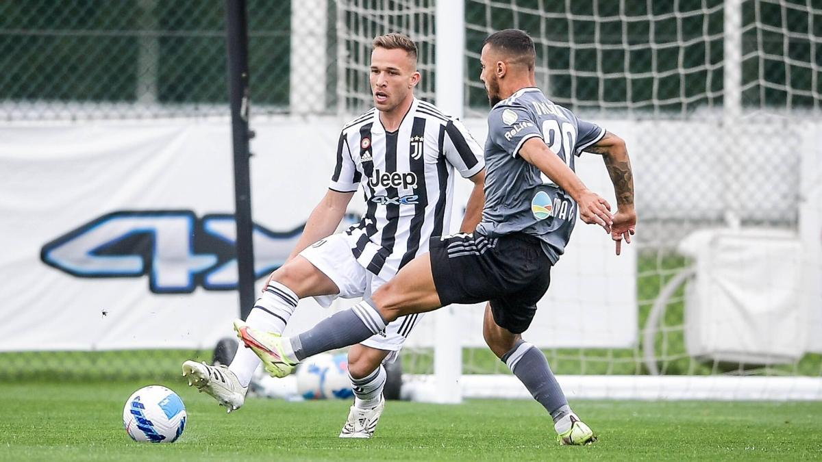 Arthur en el partido amistoso ante el Alessandria