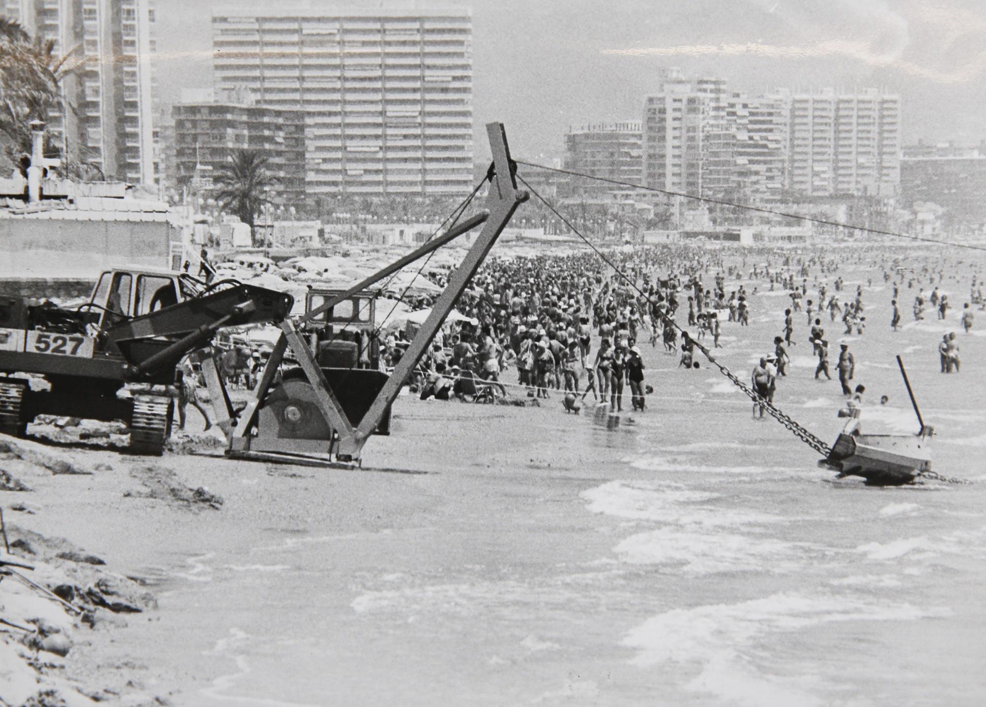 Así era la playa de San Juan antes y después de la regeneración de arena del año 1991