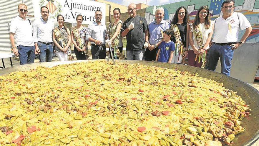 Paella para 1.500 personas en una movida fiesta para los más mayores