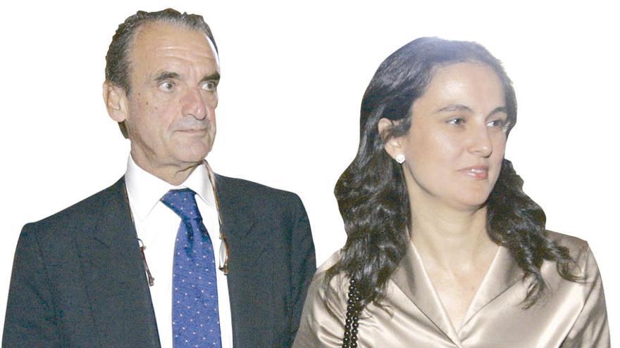 Mario Conde y María Pérez-Ugena se casaron en 2010 en una capilla cercana al pazo donde residían.