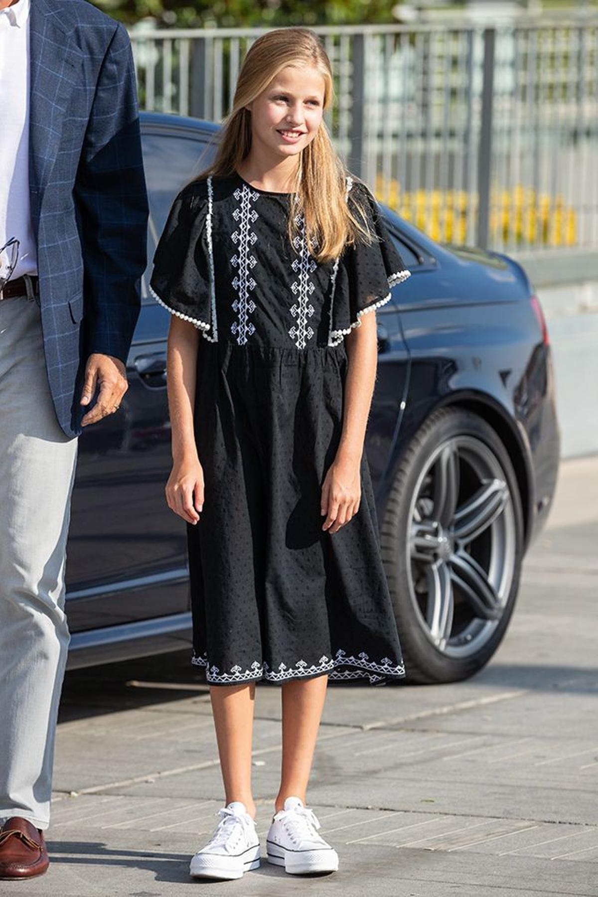 La princesa Leonor llegando al hospital para visitar al rey Juan Carlos