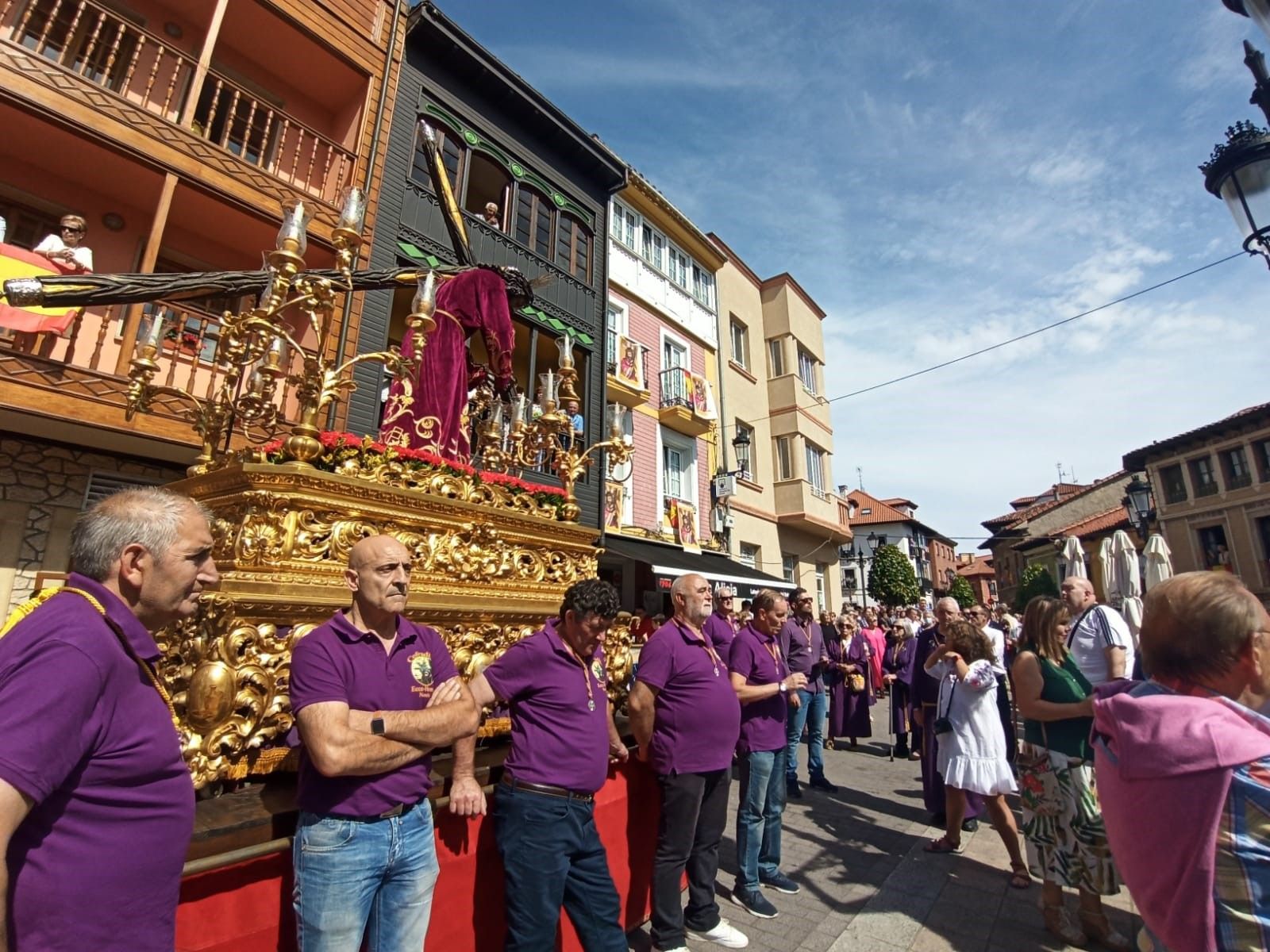 Todas las imágenes del Ecce Homo: así fue la multitudinaria y emocionante procesión en Noreña