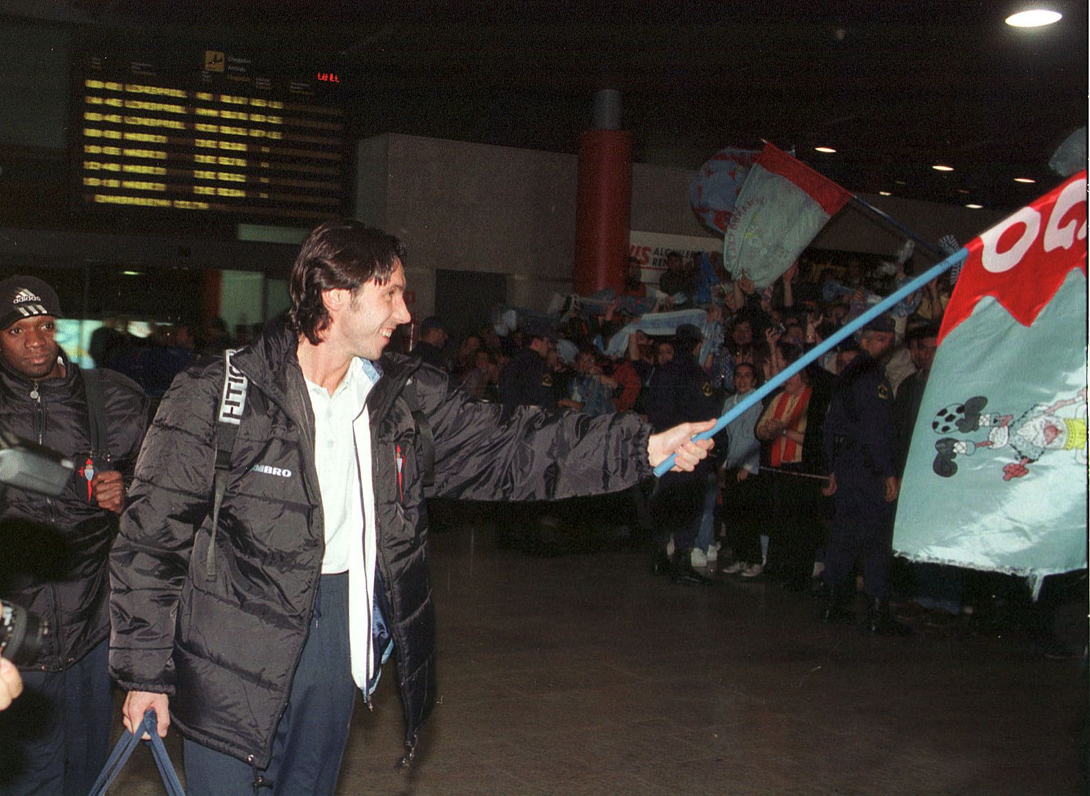 Reyes, ídolos, héroes olímpicos y anónimos a través de la historia del aeropuerto de Peinador