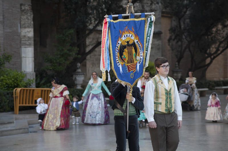 Comisiones falleras que han desfilado hasta las 18:00 horas.