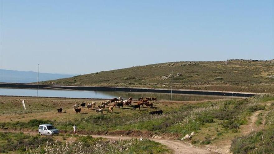 El ayuntamiento busca agua para el embalse