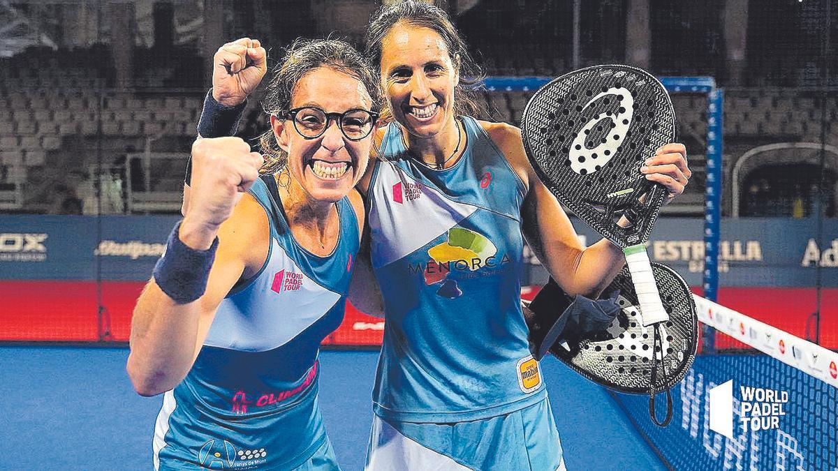 Las españolas Lucía Sanz y Gemma Triay, tras imponerse en el Abierto de Alicante.