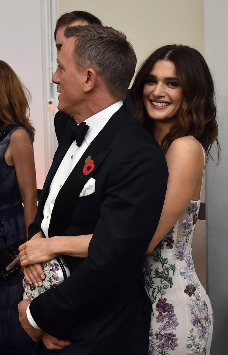 Daniel Craig y Rachel Weisz en la premiere de Spectre