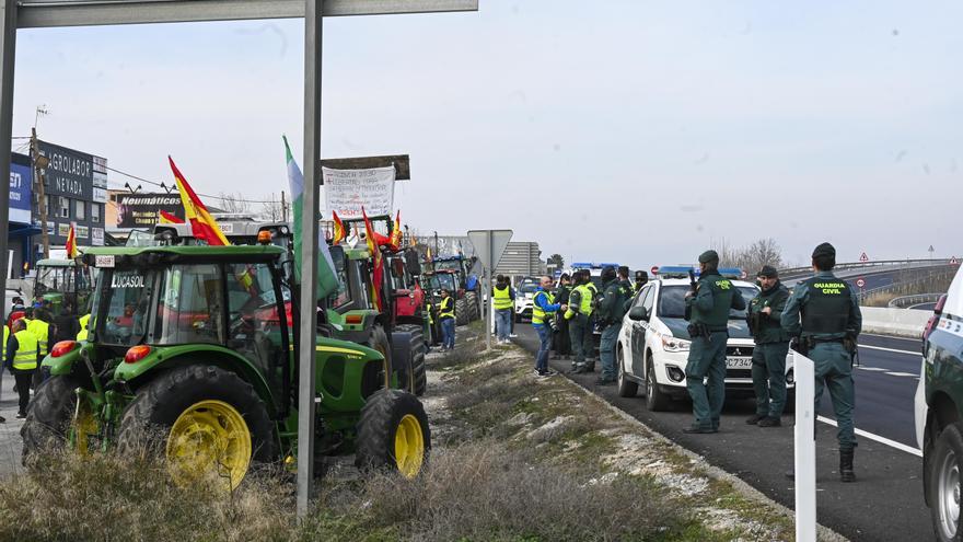 Las protestas del campo se extienden, llegan a Barcelona y apuntan ya a Madrid