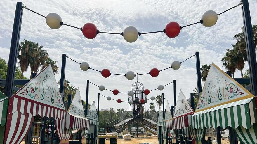 Casetas, ballenas y aviones para niños en 38 plazas y parques: llegan nuevos juegos infantiles al Prado, Triana o Sevilla Este