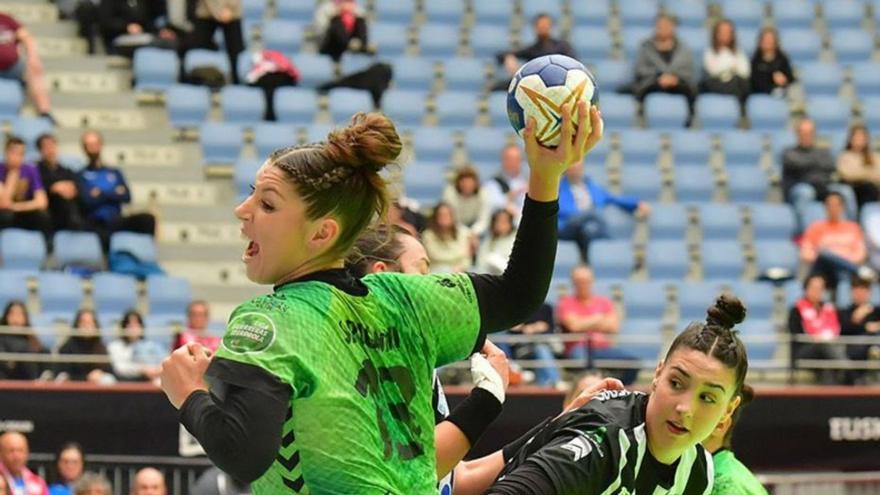 Las jugadoras del Rocasa Gran Canaria, Alba Spugnini, Silvia Navarro y Almudena Rodríguez, al Europeo