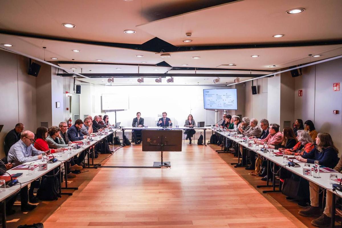 Imagen de la primera reunión de balance del Pacte Nacional per la Llengua