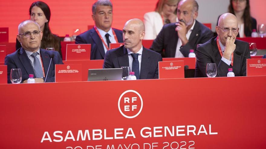 La RFEF despide a Andreu Camps, secretario general y gran pope del &#039;rubialismo&#039;