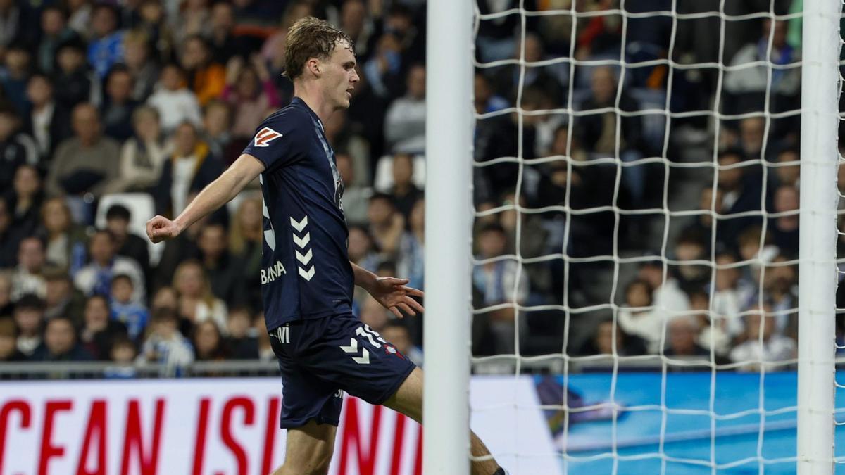 Williot Swedberg anotael segundo tanto ante  Courtois.