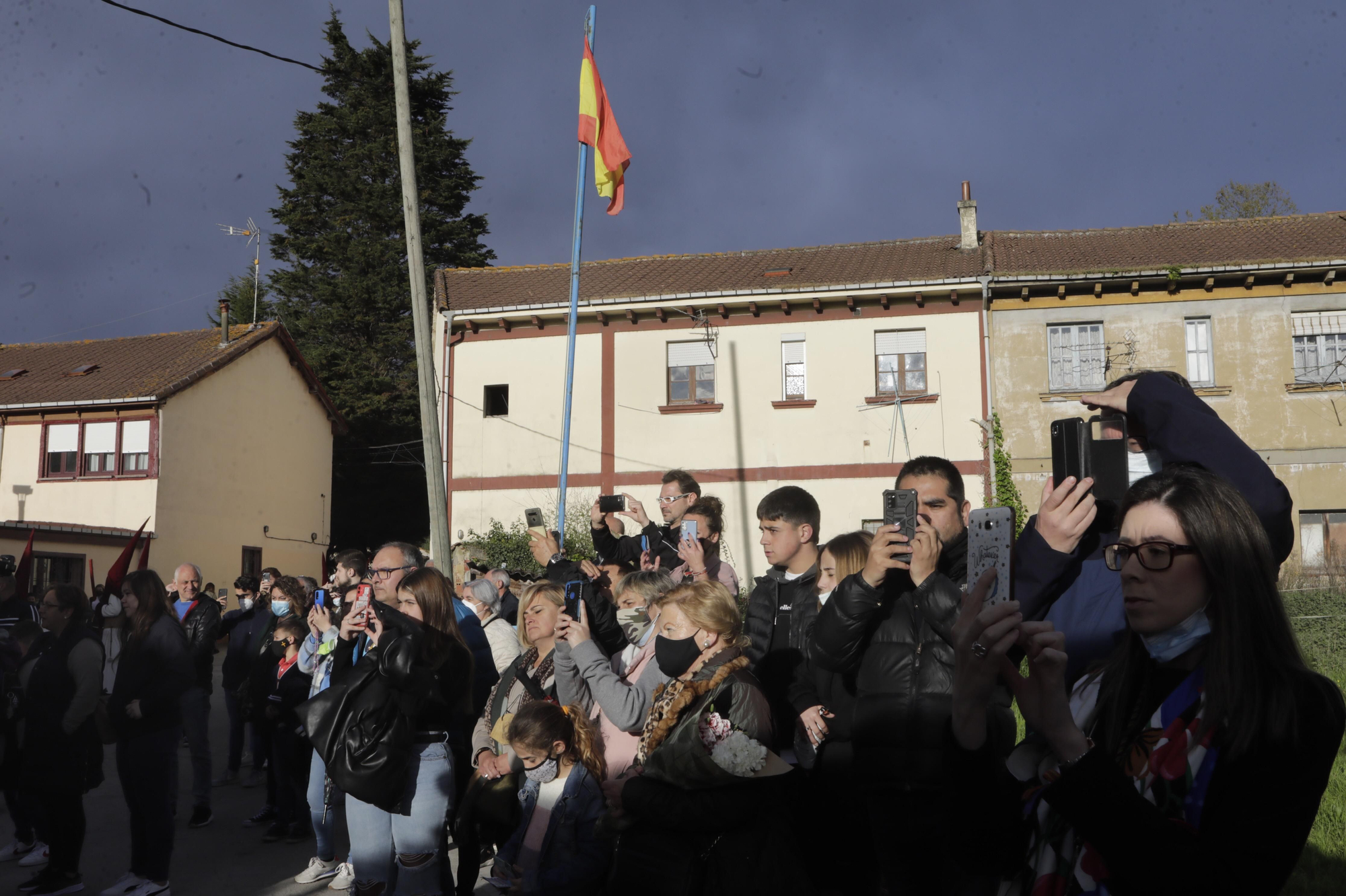 Los Estudiantes llevan al Señor de la Sentencia desde el cielo al Paraíso