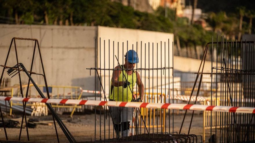 Obras en la playa de Valleseco, en Santa Cruz de Tenerife.