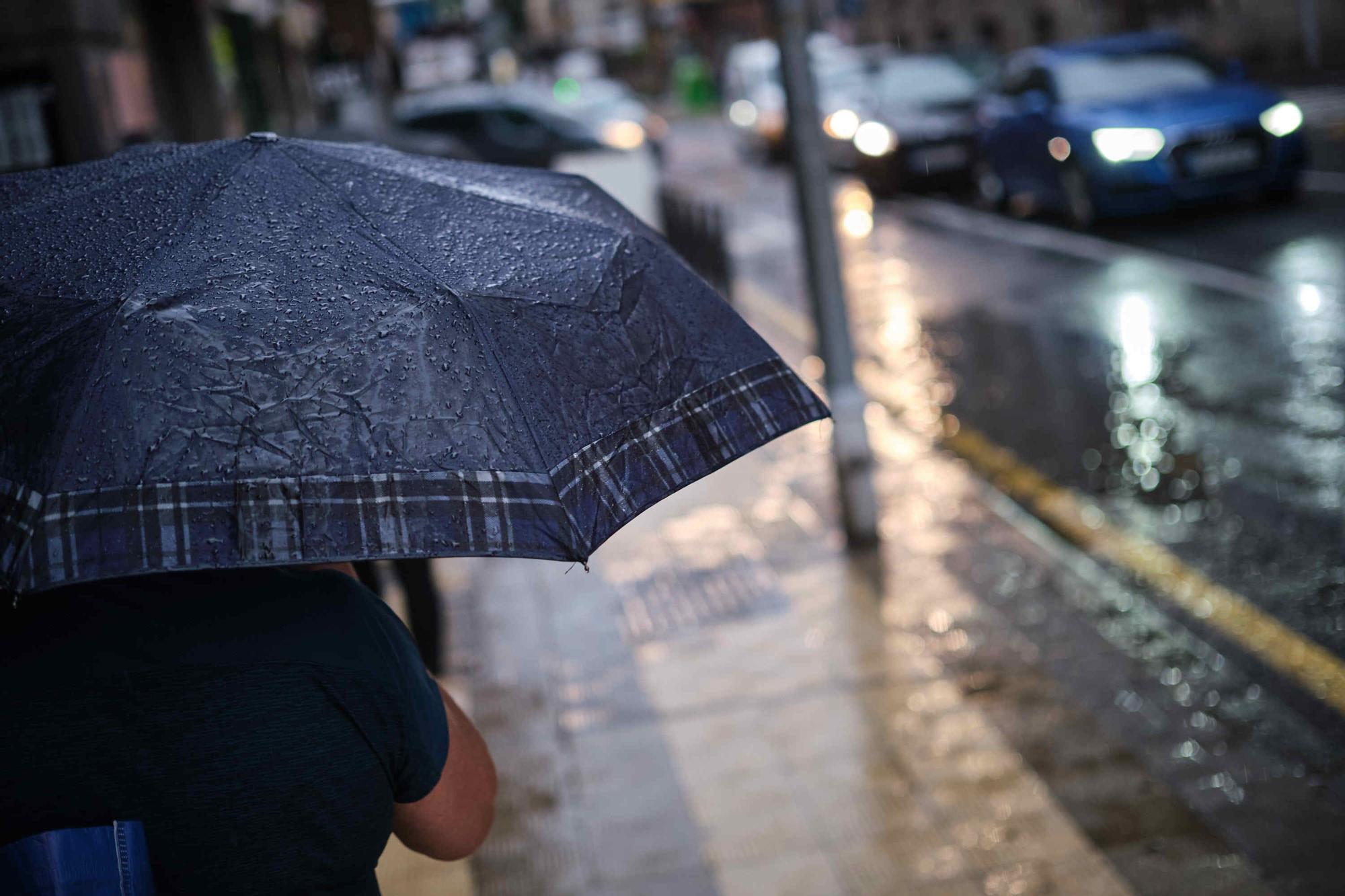 Caen las primeras lluvias en Canarias a la espera de la tormenta tropical 'Hermine'