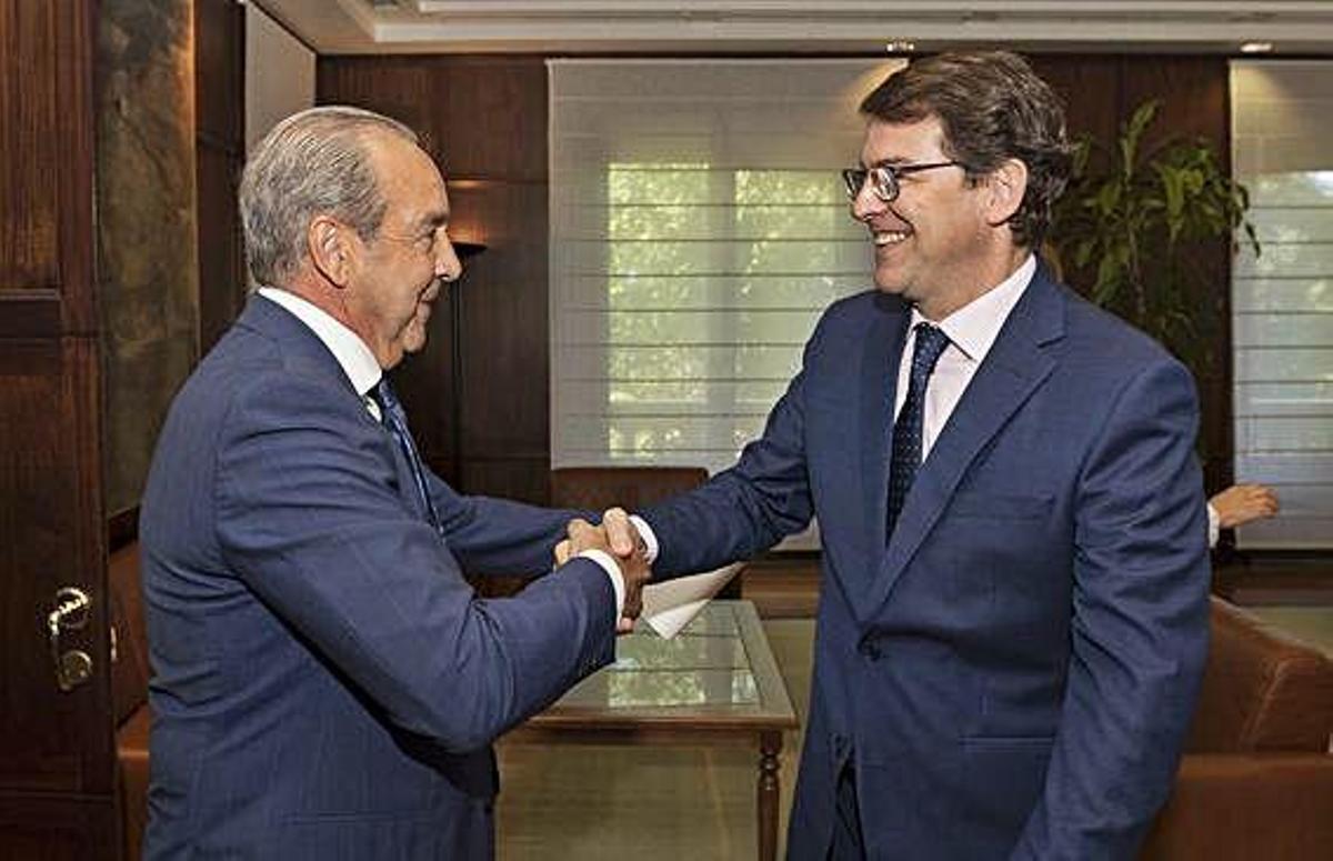 Mañueco garantiza el apoyo regional a los 21 proyectos planteados por Zamora 10