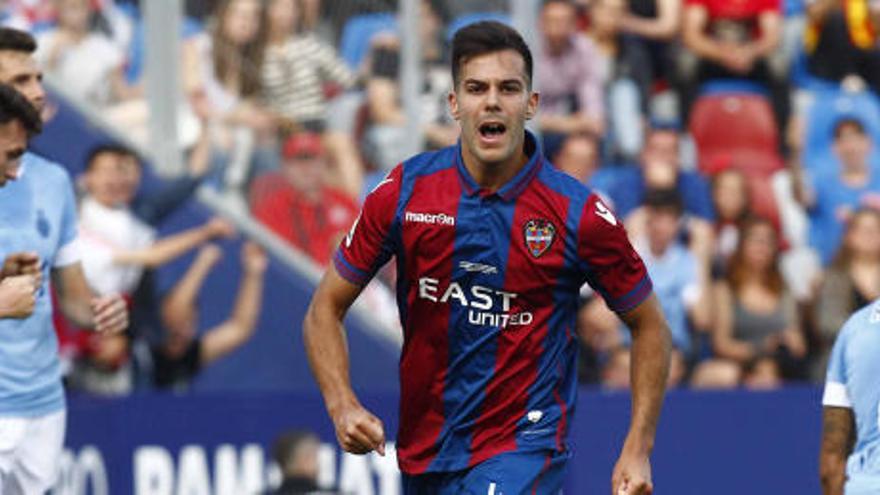 Róber celebra su gol al Girona