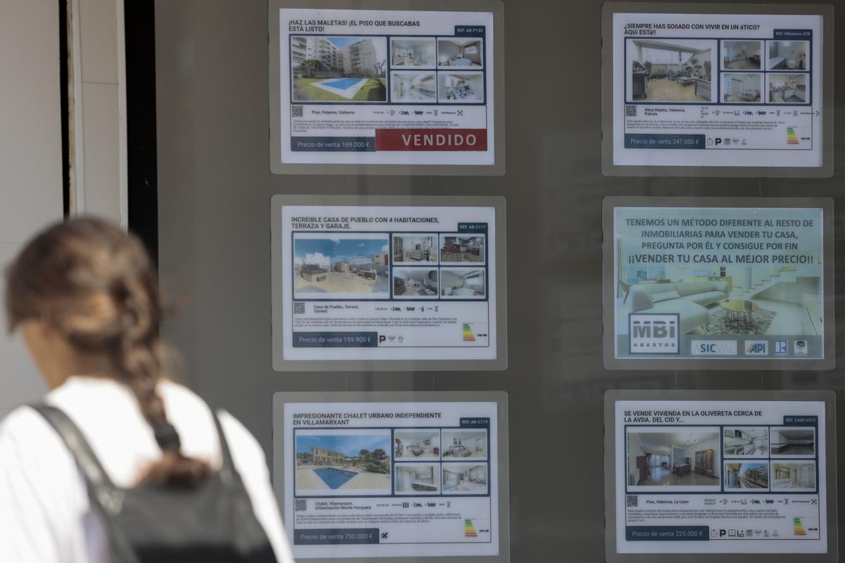 La compra de vivienda por extranjeros bajó un 7 % en 2023 pero sigue en niveles récord