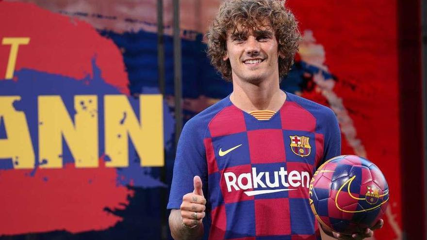 Griezmann, ayer en el Camp Nou durante su presentación como nuevo jugador del FC Barcelona. // Albert Gea