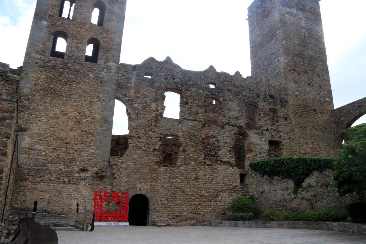 L'entrada al conjunt monumental de Sant Pere de Rodes.