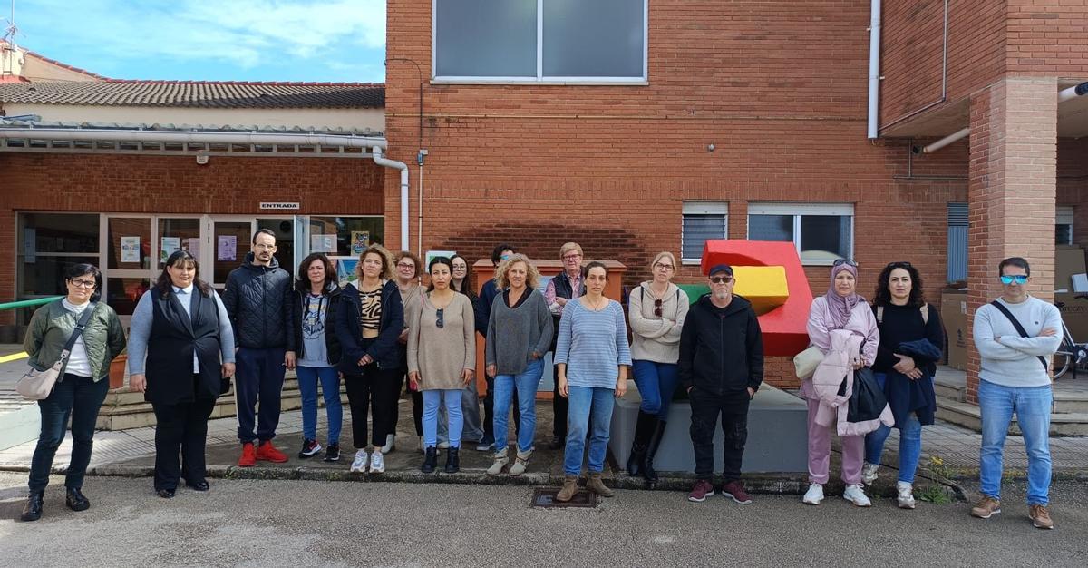 Madres y padres de los jóvenes del Raquel Payá que acaban este curso su etapa en esta escuela