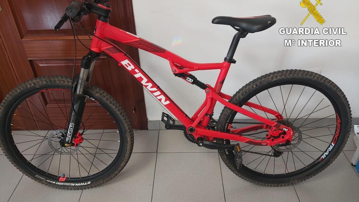 Denuncia que le robaron la bicicleta en Arucas y acaba detenido por otros  delitos - La Provincia