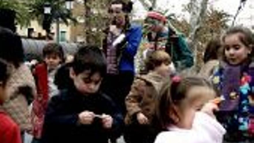 Decenas de niños participan en las actividades de Navidad