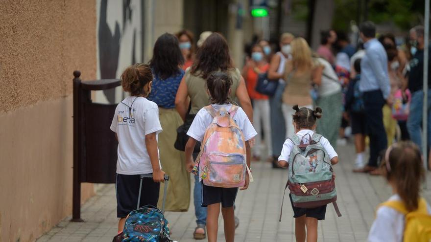 El profesorado aboga por reducir ratios en las aulas para mitigar el impacto de la gripe