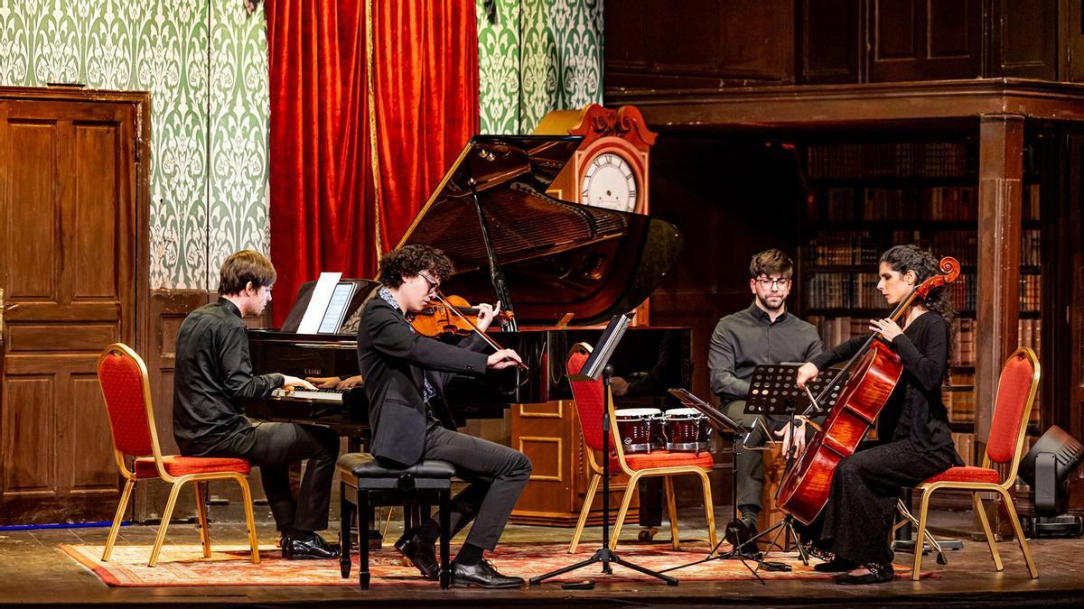 La formación musical MadMusa.