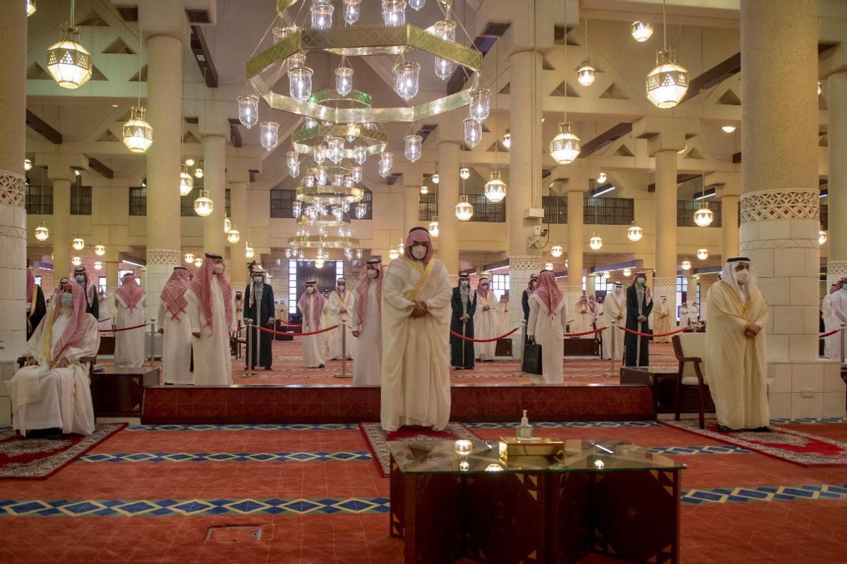 Los musulmanes celebran el fin del Ramadán. Eid al-Fitr en Riad, Arabia Saudí.