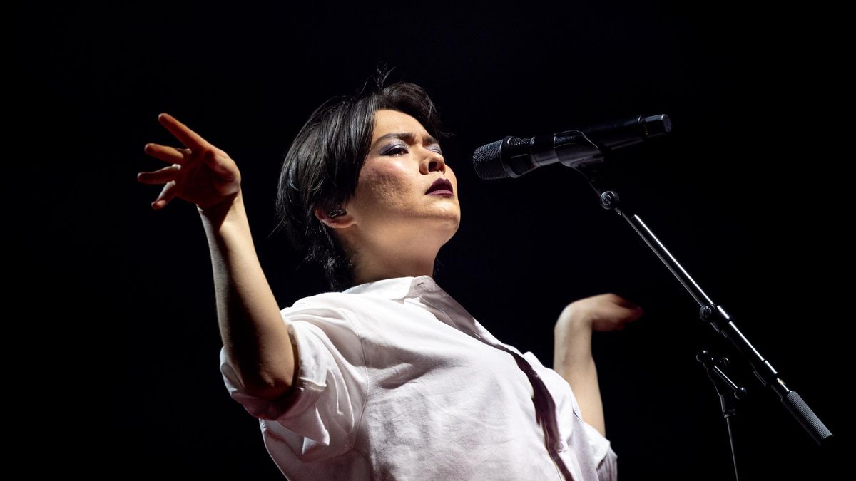 Mitski, durante su concierto en las Noches del Botánico.