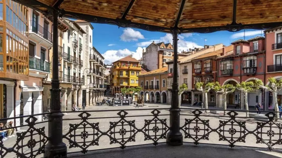 Entramos en el pueblo donde mejor se come de España: es "el templo mundial del cordero asado"