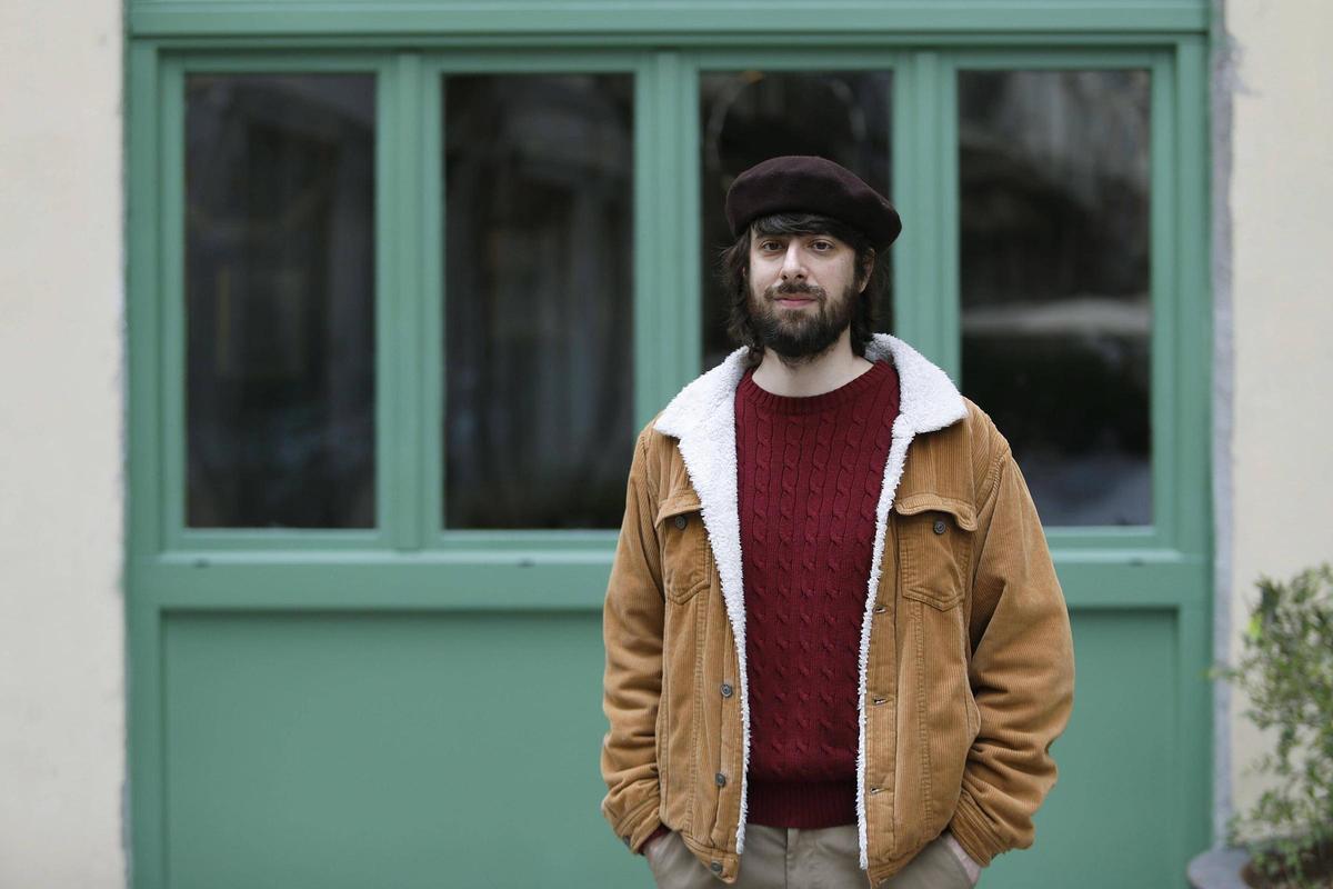 David Uclés no vol fer 'posses' quan li fan fotos.