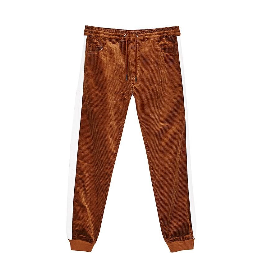 Pantalones de Fedex x Bershka, con detalle en los bajos