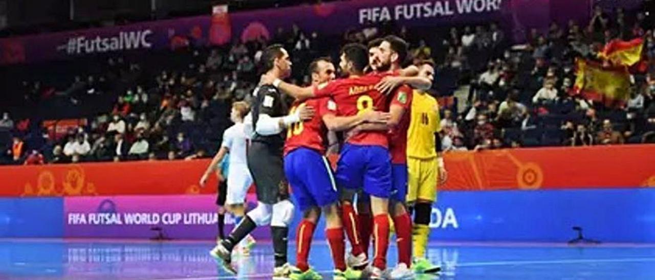 Los jugadores españoles celebran uno de sus goles en la cita Mundial. | E.P.