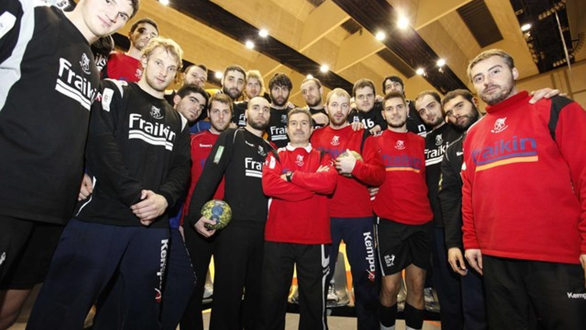 Jugadores y entrenadores del BM Granollers se dejan la barba para protestar porque no les pagan el salario.