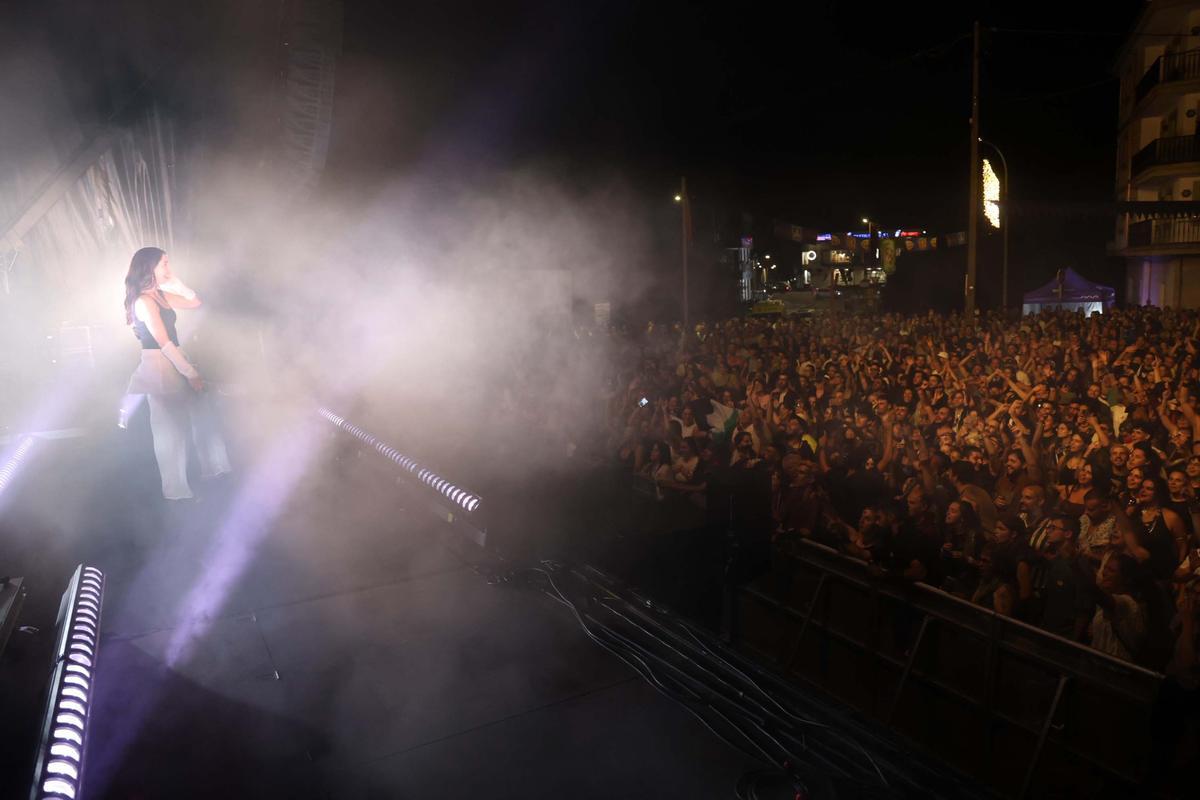 La fiesta vivida anoche en la Romería Vikinga, con actuaciones de los grupos Baiuca y The Rapants.
