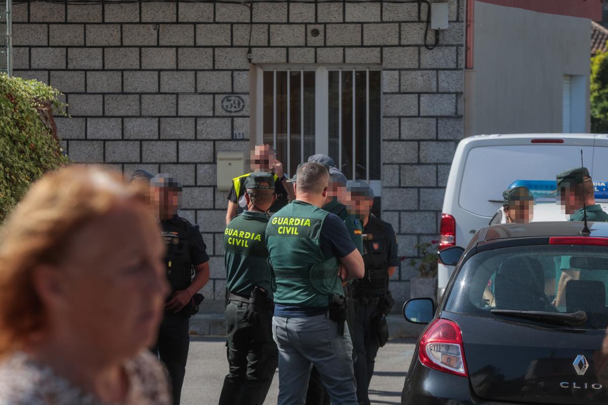 Registro en un nuevo operativo contra el narcotráfico en Arousa. Registro en un nuevo operativo contra el narcotráfico en Arousa.