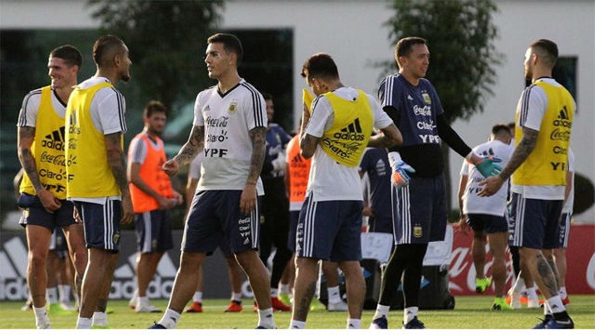 Argentina entrena antes de jugar contra México