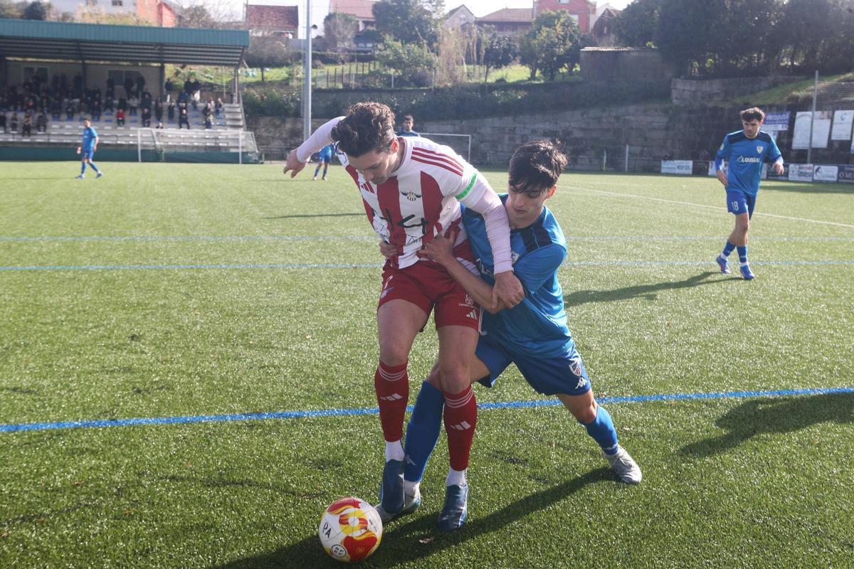 Lance del duelo entre Alondras y Atlético Arteixo.