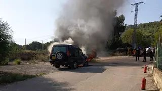 Arde un coche en el Camí del Rebaldí de Xàbia