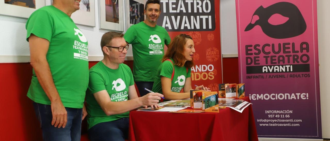 Personal del Teatro Avanti en la presentación de la programación de Otoño.