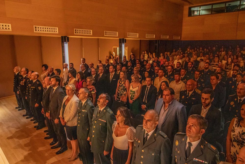 La Policía local de Orihuela celebra la festividad de su patrona, la Virgen de Monserrate, en la Lonja