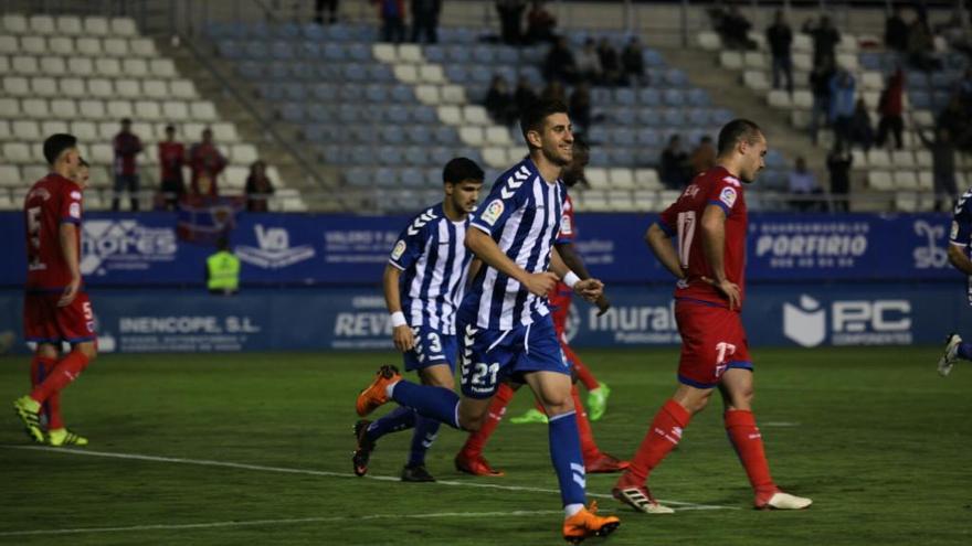 El Lorca sorprende al Numancia