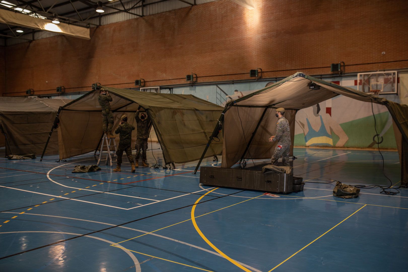 GALERÍA| Preparativos del cribado de Santa Elena en la ciudad deportiva, en Zamora capital