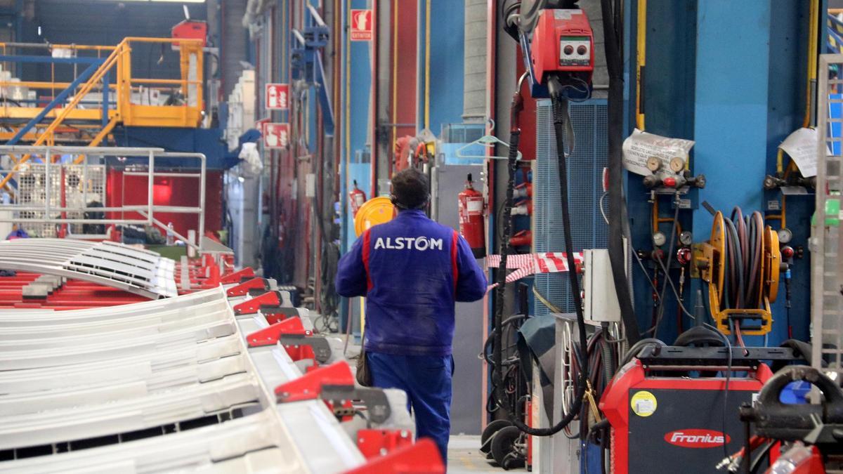 Treballador d'Alstom a la planta de Santa Perpètua