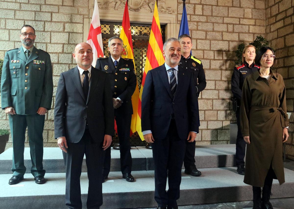 Prieto junto a Collboni y Parlon ante los mandos en Barcelona de Mossos, Guardia Urbana, Policía Nacional y Guardia Civil
